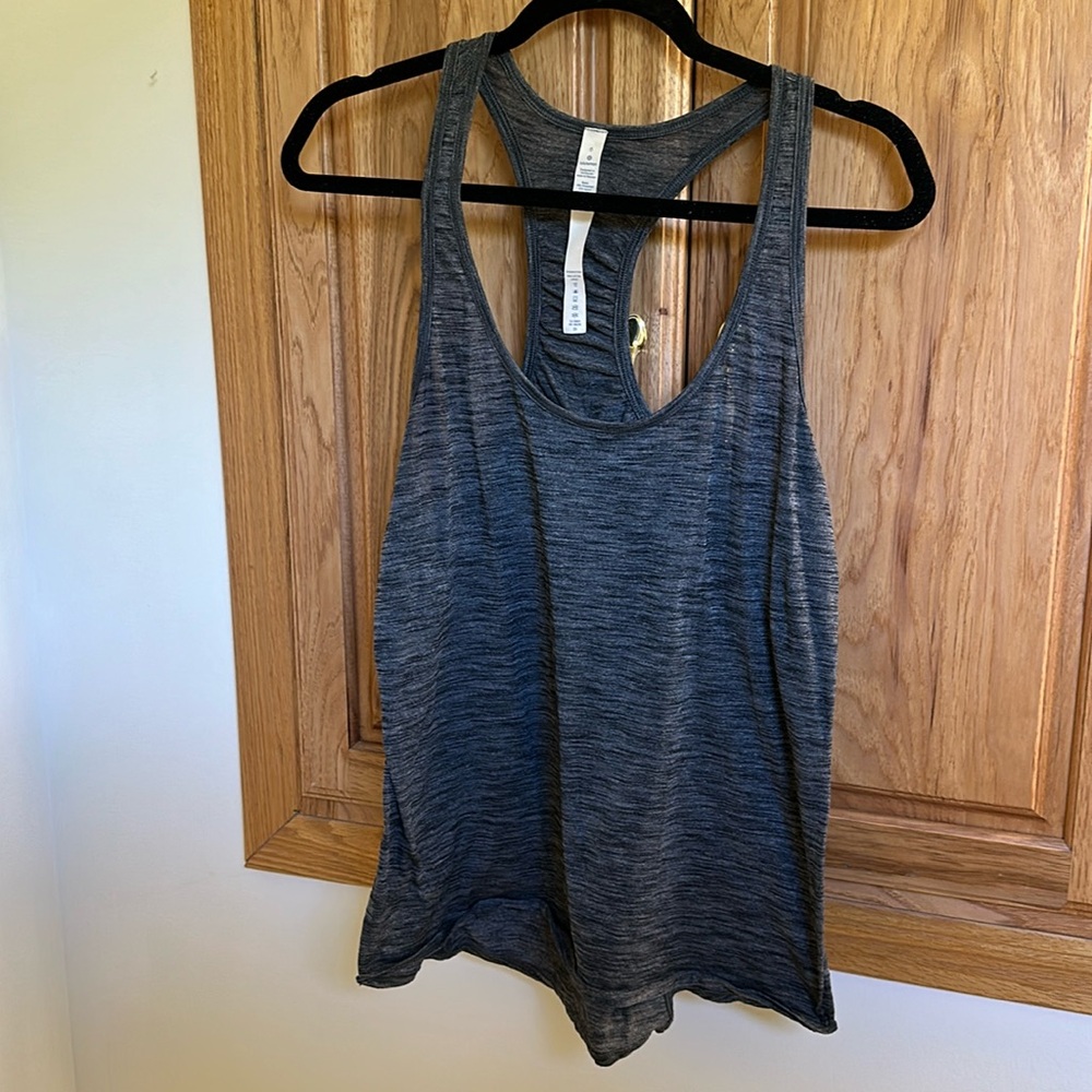 Lululemon size 6 women’s workout tank top